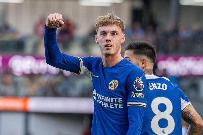 恩里克：大巴黎展现出高水准，首次看到门将连续4次扑点（恩里克：巴黎展现顶级水准，首次见门将连扑4个点球）