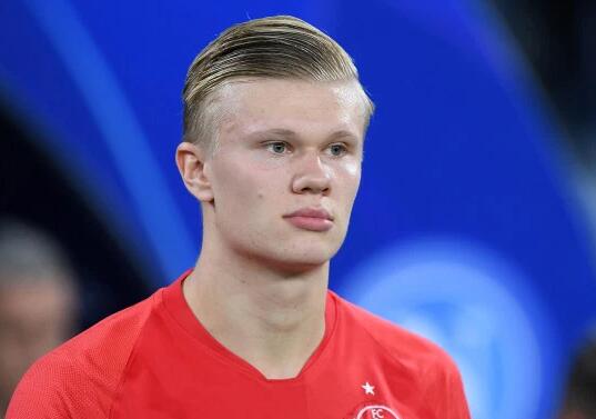 意甲战报：卡巴尔一锤定音，尤文图斯1-0十人博洛尼亚（意甲：卡巴尔打入制胜球，尤文图斯1-0击败十人博洛尼亚）