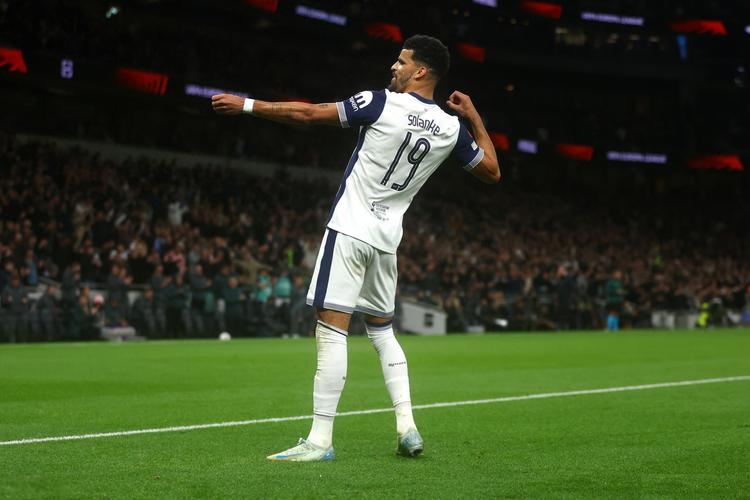 欧冠半场：马杜埃凯破门，因卡皮耶中柱，阿森纳1-0布鲁日（欧冠半场战报：马杜埃凯建功，因卡皮耶中框，阿森纳暂1-0领先布鲁日）