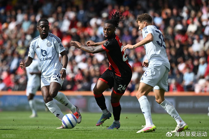 赛后未感谢球迷，捷克全队奖金被取消，队长绍切克被撤职（赛后未向球迷致意，捷克队全队奖金被取消，队长绍切克遭免职）