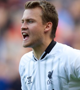 萨拉赫更衣室主动道歉，琼斯力挺：他想赢，这很正常（萨拉赫更衣室内主动致歉，琼斯声援：渴望胜利很正常）