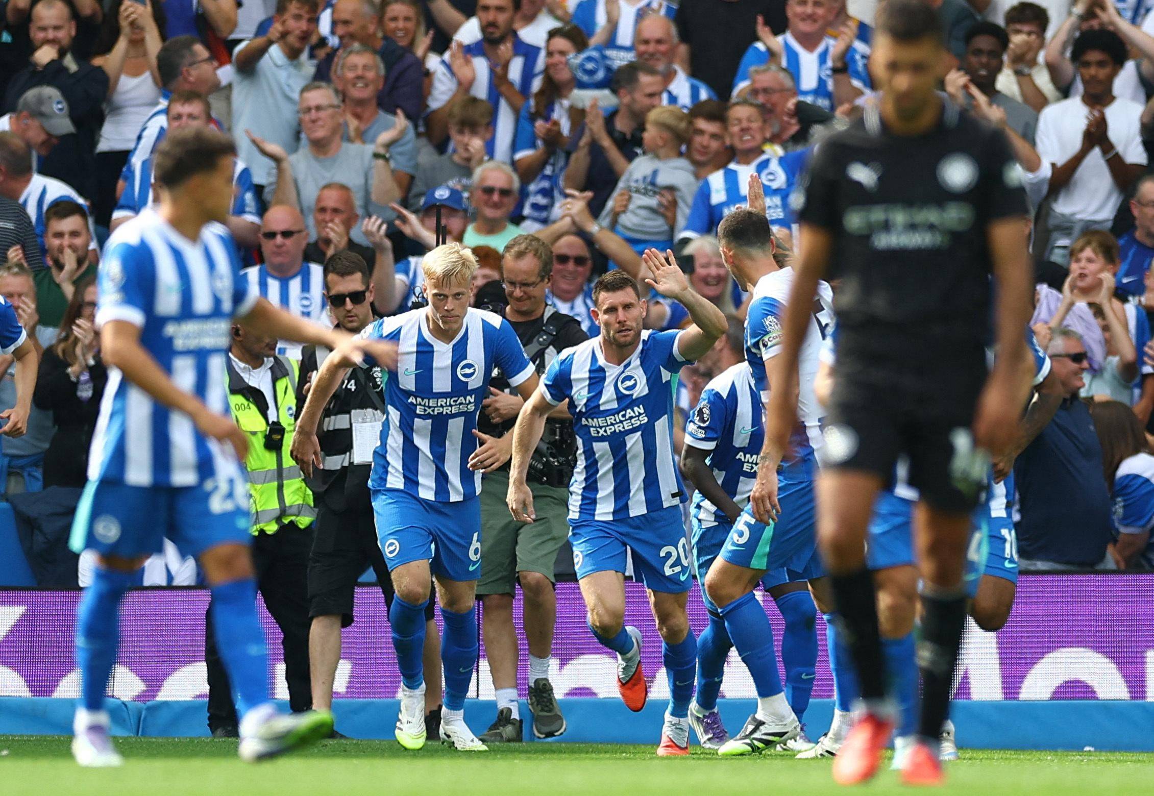 邮报：英超球星豪宅频遭洗劫是专业团伙所为，球员人心惶惶（邮报：专业团伙频袭英超球星豪宅，球员人人自危）