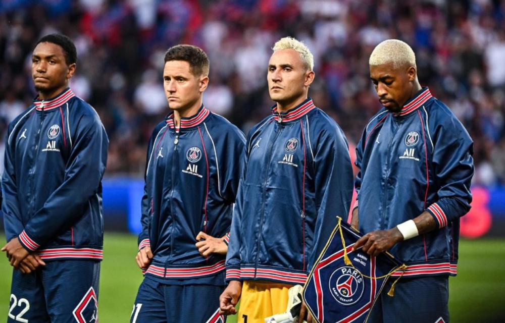 普拉蒂尼等尤文传奇与一线队见面，并参观海瑟尔惨案纪念碑