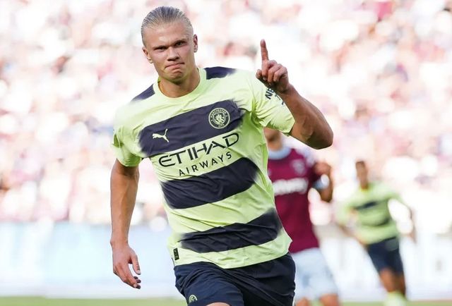 球员：你敢信？我都没看球门