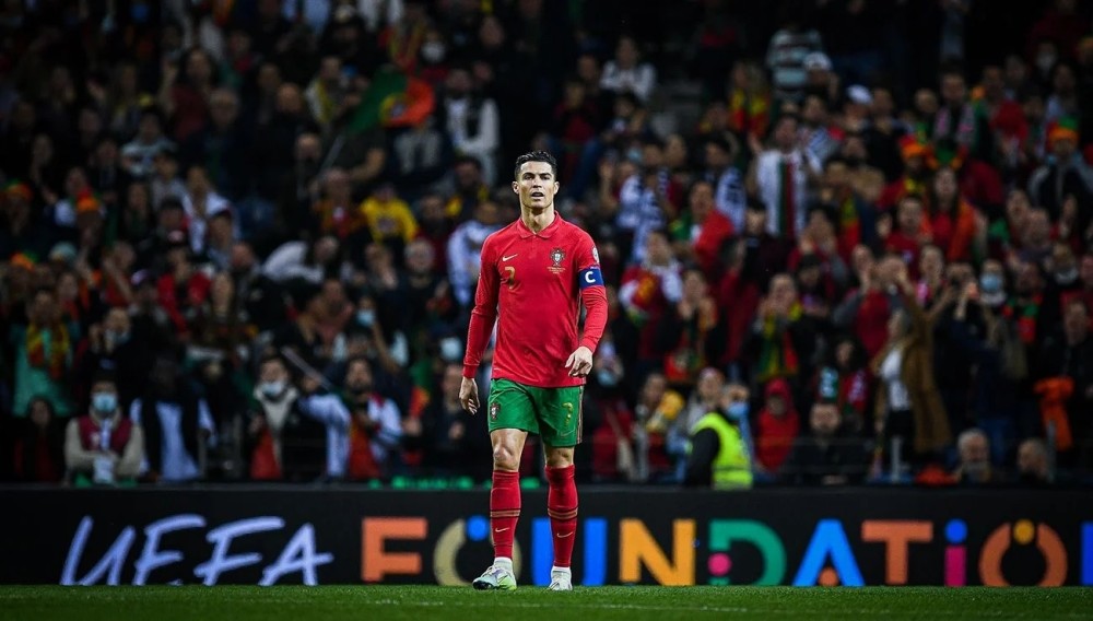 C罗为合作的AI网站宣传，视频中梅罗之争再次成为话题